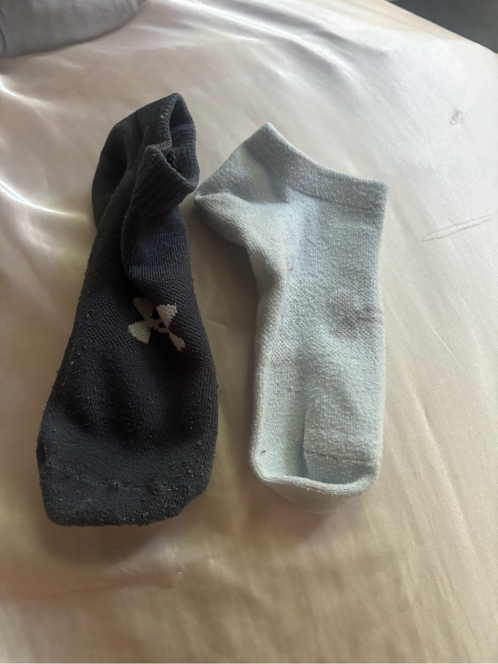 Under Armour Men’s Low-Cut Athletic Socks - Black & Light Gray